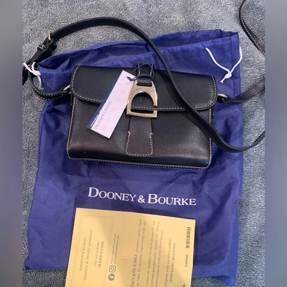 Dooney & Bourke black Crossbody brand new tags attached - Picture 4 of 9